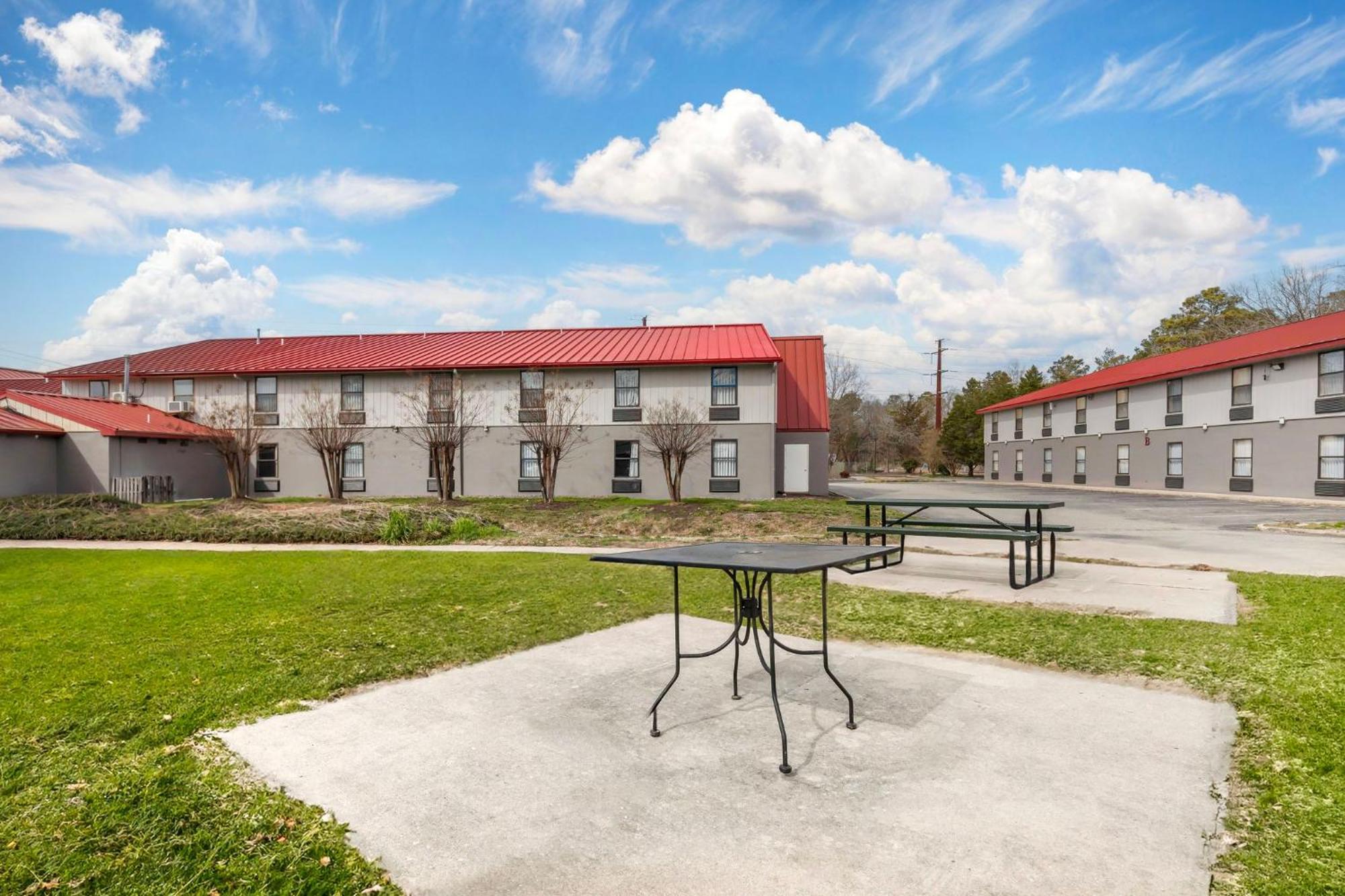Motel Red Roof & Newport News