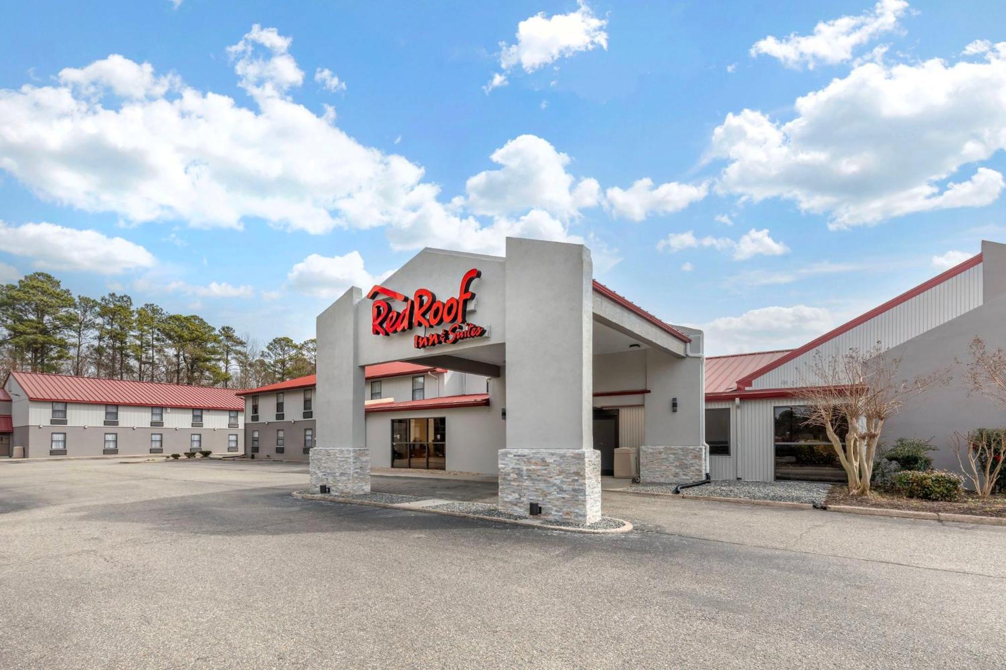 Red Roof & 3* Newport News